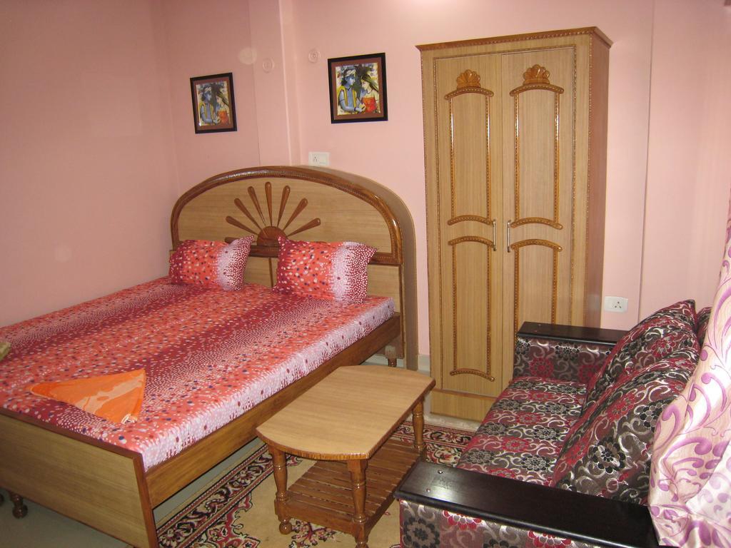 Krishna Paying Guest House Varanasi Room photo