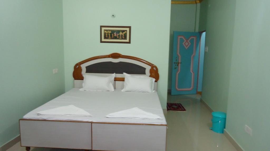 Krishna Paying Guest House Varanasi Room photo